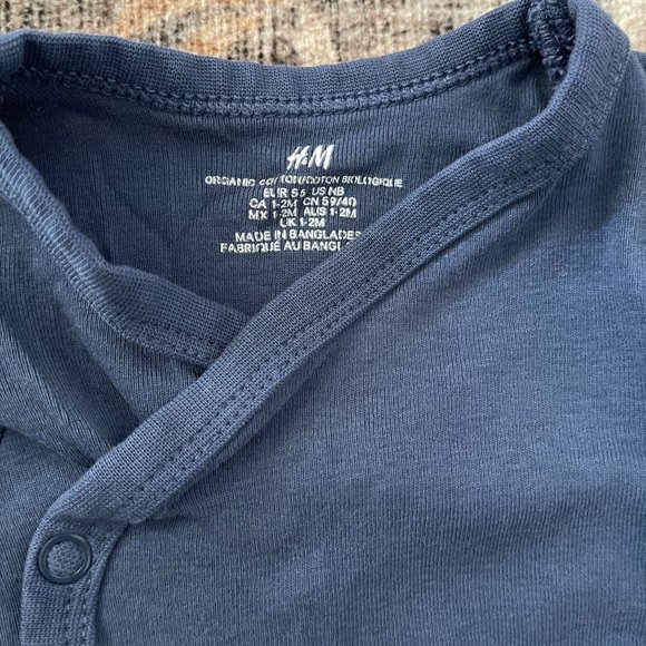 H&M Organic Cotton Long-Sleeve Onesie - Picture 2 of 2